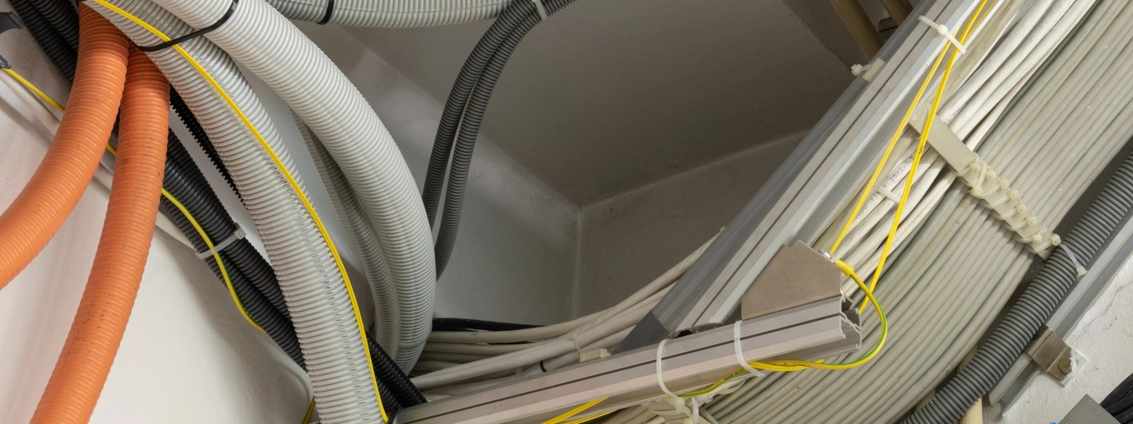 Extruders & Extrusion Lines for Cable ducts | Bausano - Extruded Cable Duct For Ceiling